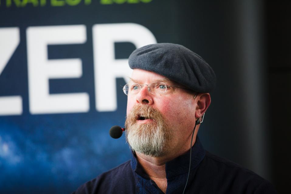 Lappeenrannan teknisen yliopiston työelämäprofessori, kunniatohtori ja myytinmurtaja Jamie Hyneman.