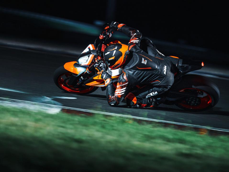 KTM 1290 SUPER DUKE R EVO vm 2022.