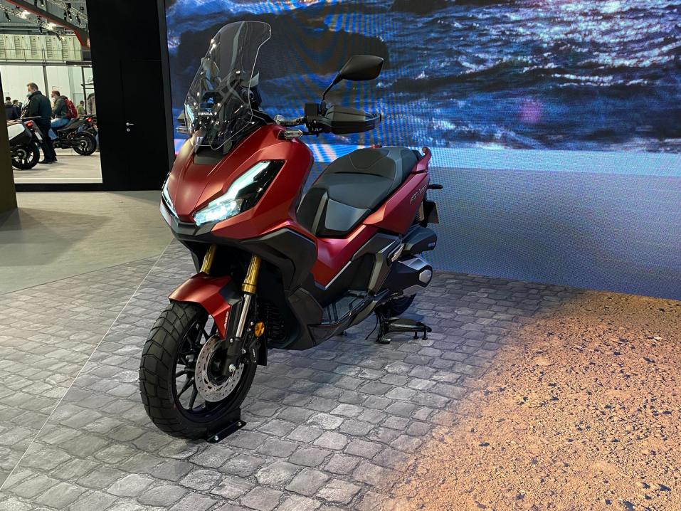 Honda Adv 350 First Picture Page 3 Adventure Rider