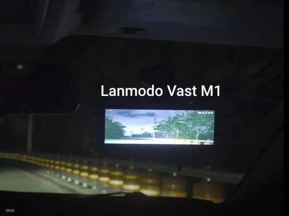 Lanmodo Vast M1:ssä on 8 tuuman näyttö, ja sen pitäisi 'nähdä' myös yölläkin.