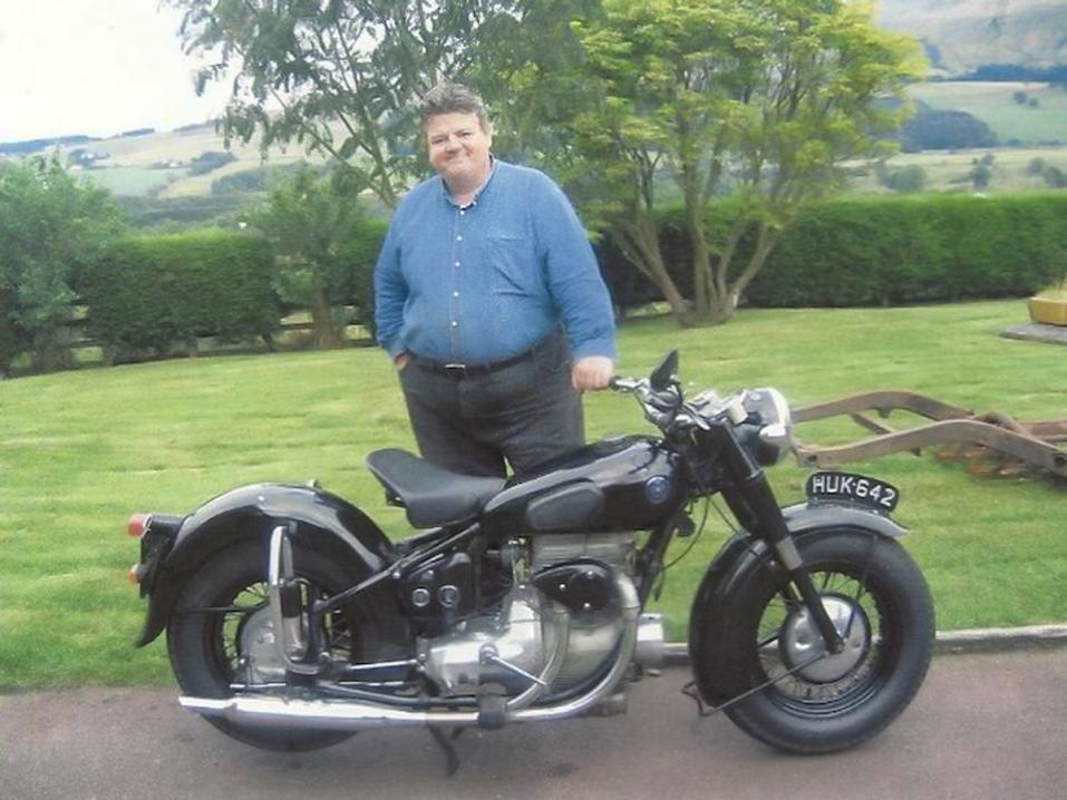 Robbie Coltrane ja hänen 1950 Sunbeam 489cc S7 Deluxensa