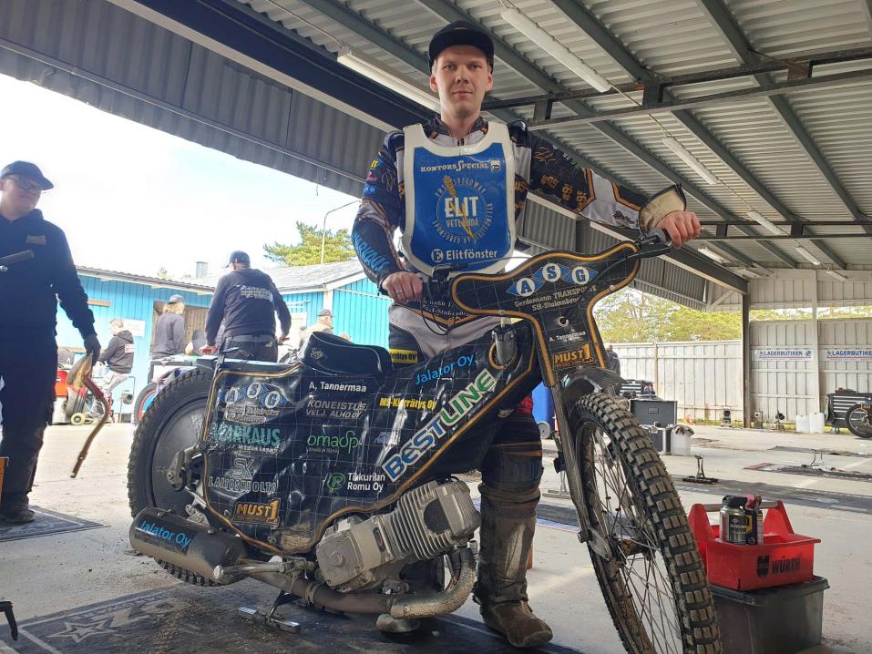 Jesse Mustosen speedwaykauden avaus Vetlandassa sujui hyvin. Kuva Must One's Racing Team.