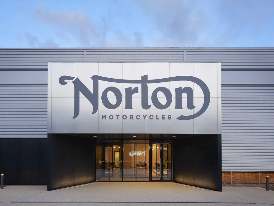 Nortonin uudessa päämajassa ja tehtaalla Solihullissa aletaan kehittää merkin tulevaa sähkömoottoripyörää.