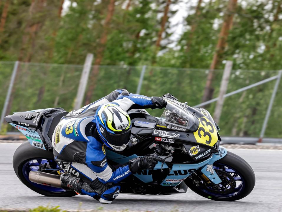 Niko Mäkinen Superbike, tämän hetkinen sarjakärki 2022. Kuva: Jari Heikkilä.