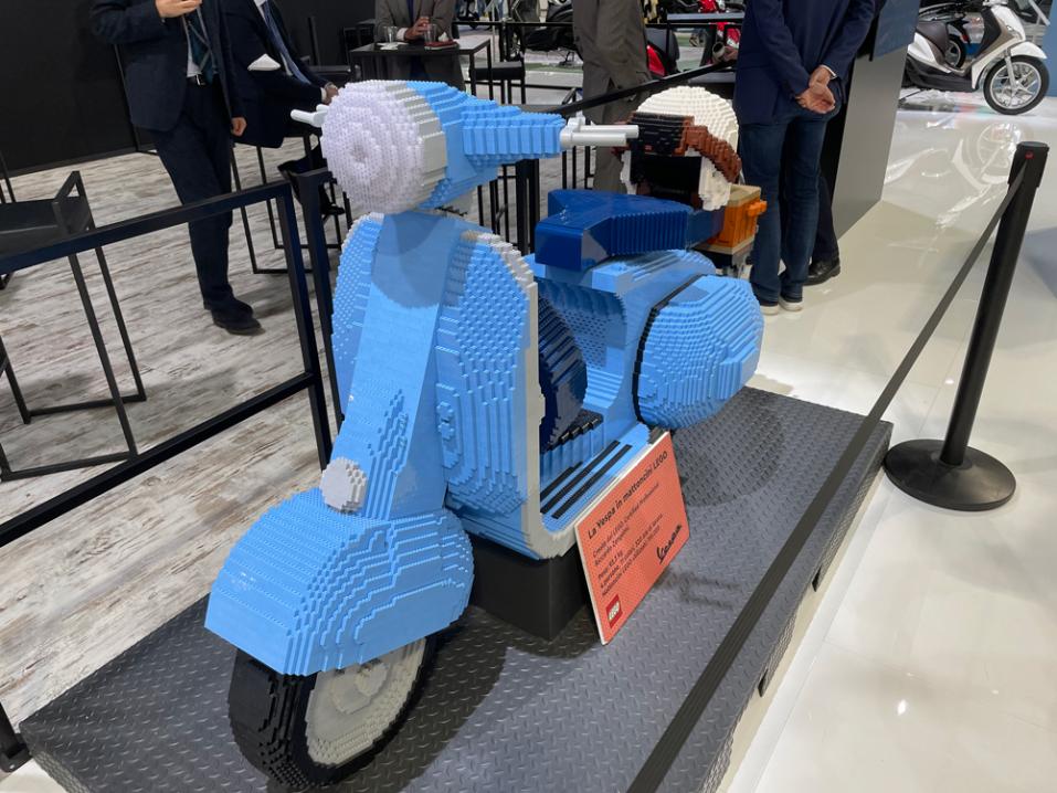 Lego-Vespa oli nahtavilla EICMA:ssa.