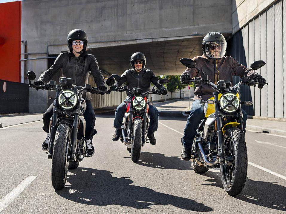 Ducatin uudet vuoden 2023 Scramblerit.