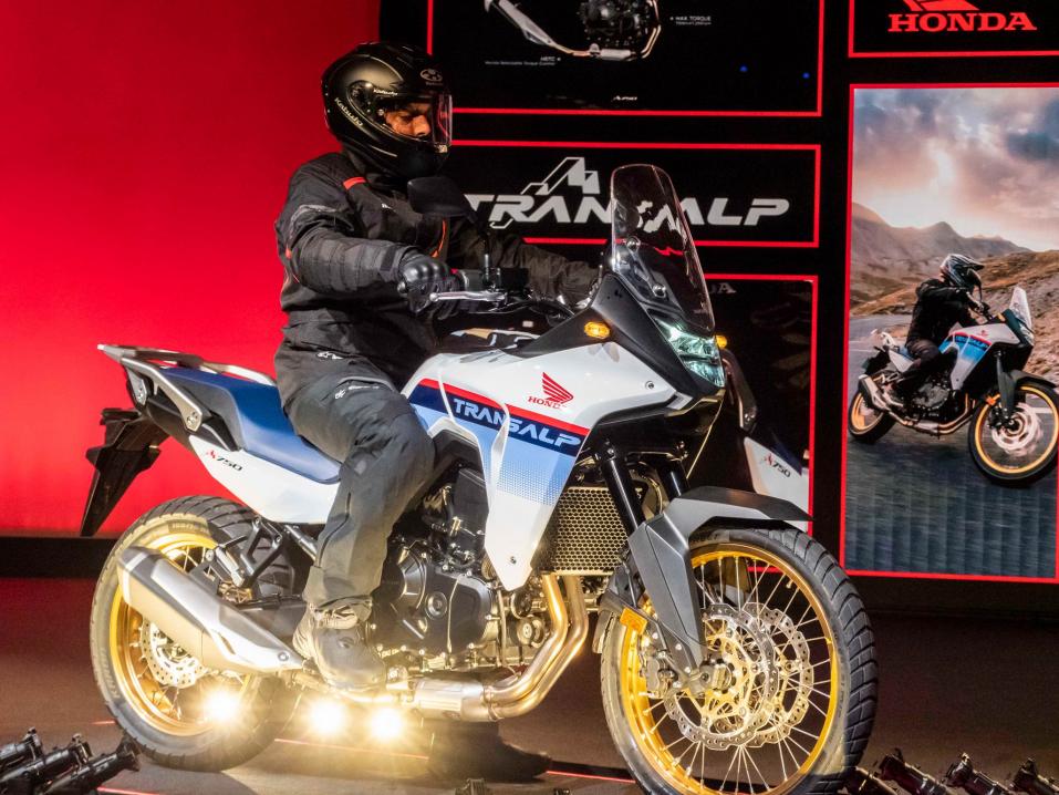 Honda XL750 Transalp 2023. EICMA-messuilla marraskuussa 2022.