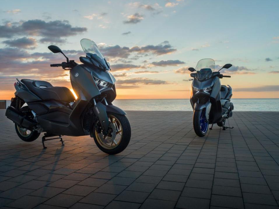 <p>Yamaha XMAX 300 ja uusi XMAX 300 Tech MAX.</p>