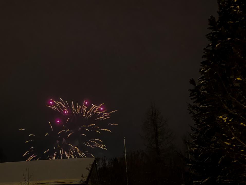 Hyvää Uutta Vuotta 2023 Motouutisten lukijoille!