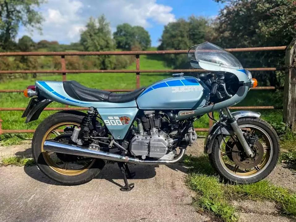 Vuosimallin 1980 Ducati 900SS Darmah 900cc.