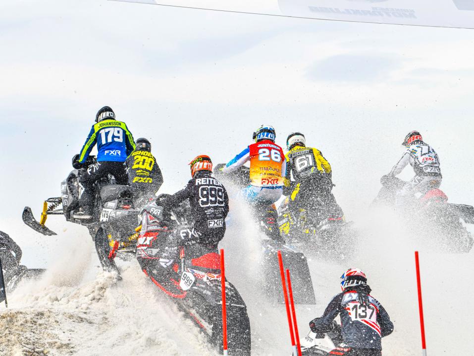 <p>Maailmanmestaruus ratkottiin viime vuonna Norjan Kirkkoniemessä kerrasta poikki periaatteella. Kuva: Infront Moto Racing.</p>