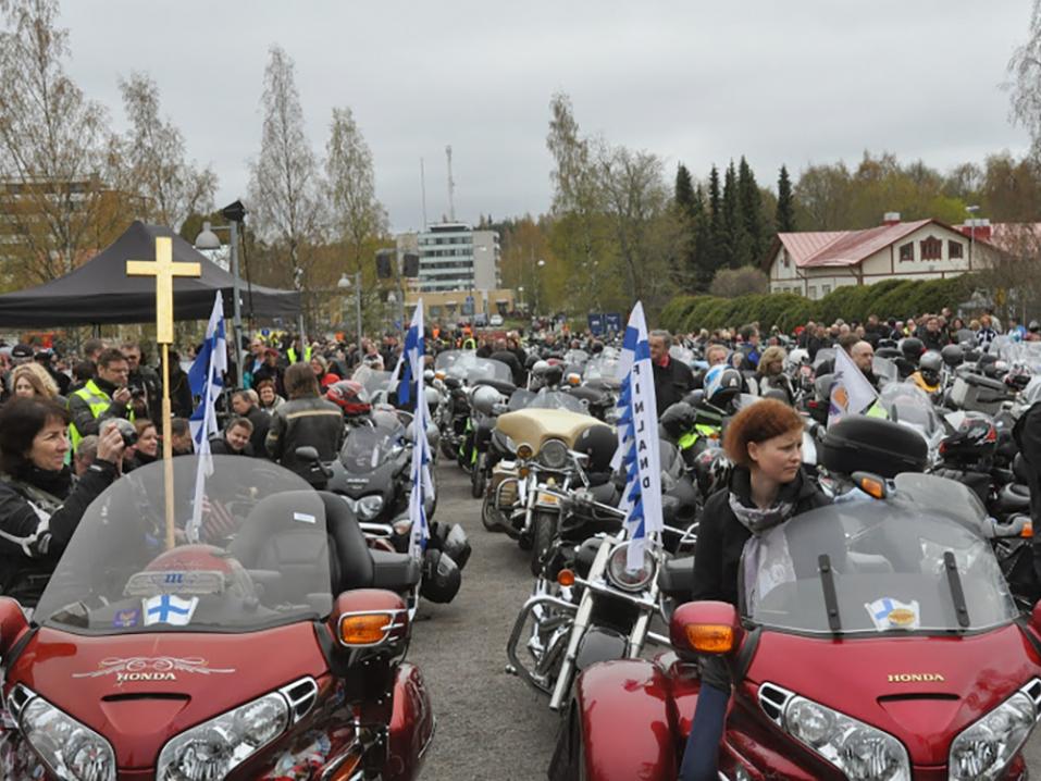 Viime vuonna Liedon motoristikirkon messuun saapui tuhat moottoripyörää.