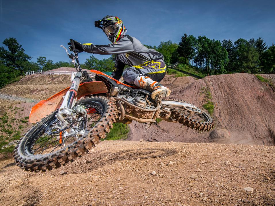 KTM SX 450 vuosimallia 2016.