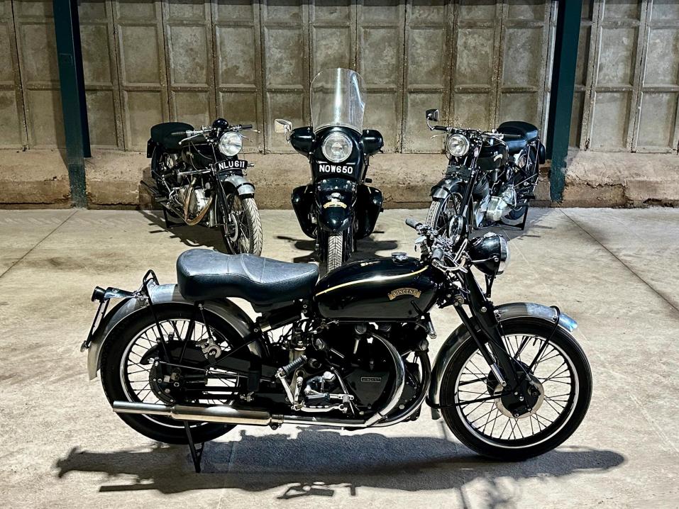 Brittipy&ouml;rien ylh&auml;isaatelia: Vincent-moottoripy&ouml;ri&auml; kultaiselta 50-luvulta.