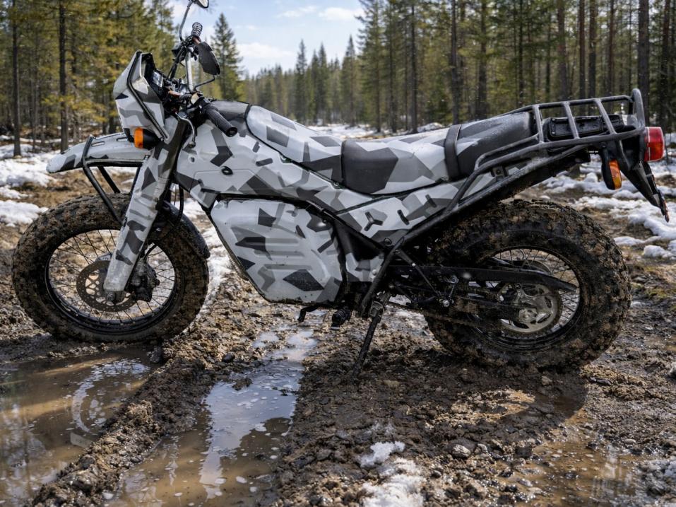 Dispatch. Kanadalainen arktisiin olosuhteisiin suunniteltu taktinen s&auml;hk&ouml;moottoripy&ouml;r&auml;. N&auml;m&auml; kuvat ovat viel&auml; 3D-pohjaisia, mutta Kanada panostaa vakavissaan Nato-puolustustavoitteidensa t&auml;ytt&auml;miseen.