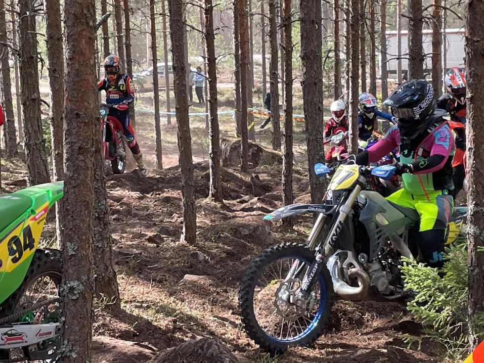 Yleiskuva SM-l&auml;hd&ouml;st&auml;. SM cross country, Kokem&auml;ki 2026, kuva Ari Peippo.