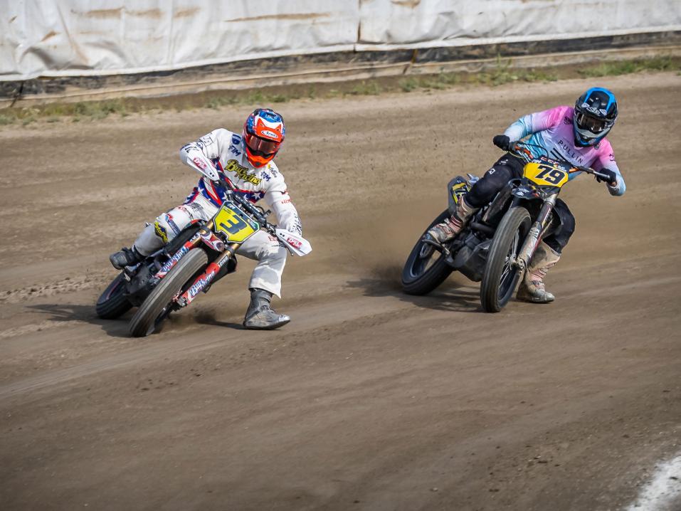 Saku Purtilo, numero 3, vauhdissa. Kuva Burt Racing.