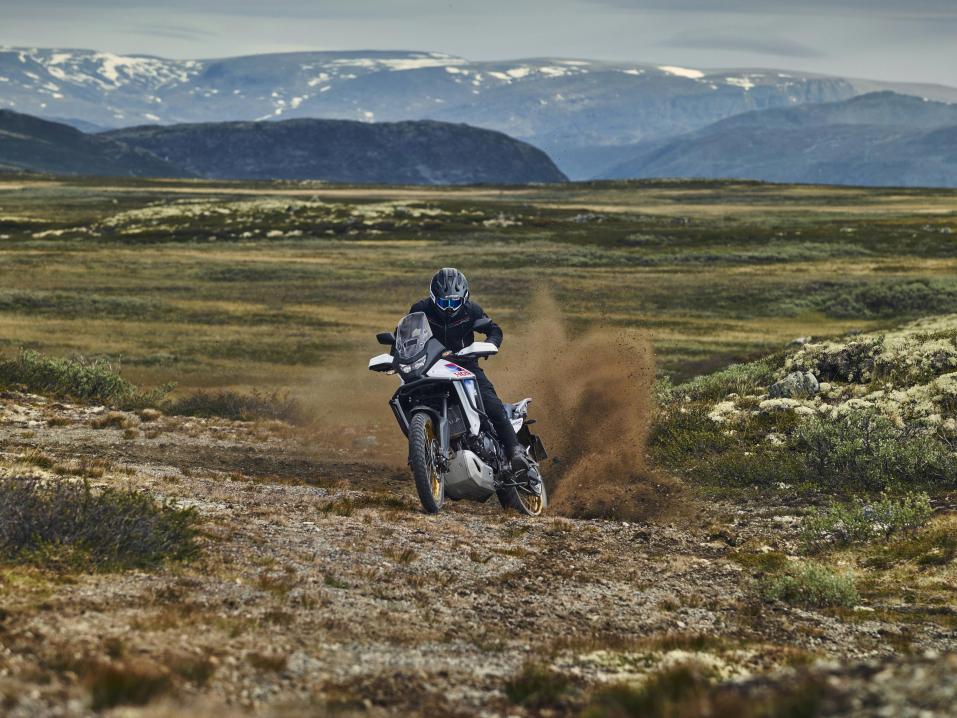 Hondan E-Clutch on saatavissa mm. uuteen XL750 Transalp -malliin.