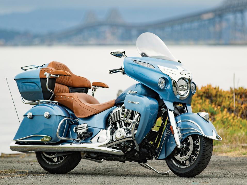 Indian Roadmaster Springfield Blue ja Ivory Cream.