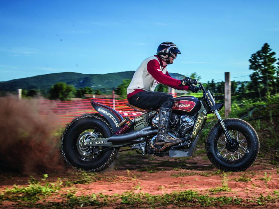 2015 Indian Scout Sturgis 75-vuotta juhlamalli Hill climbing-kisoihin.