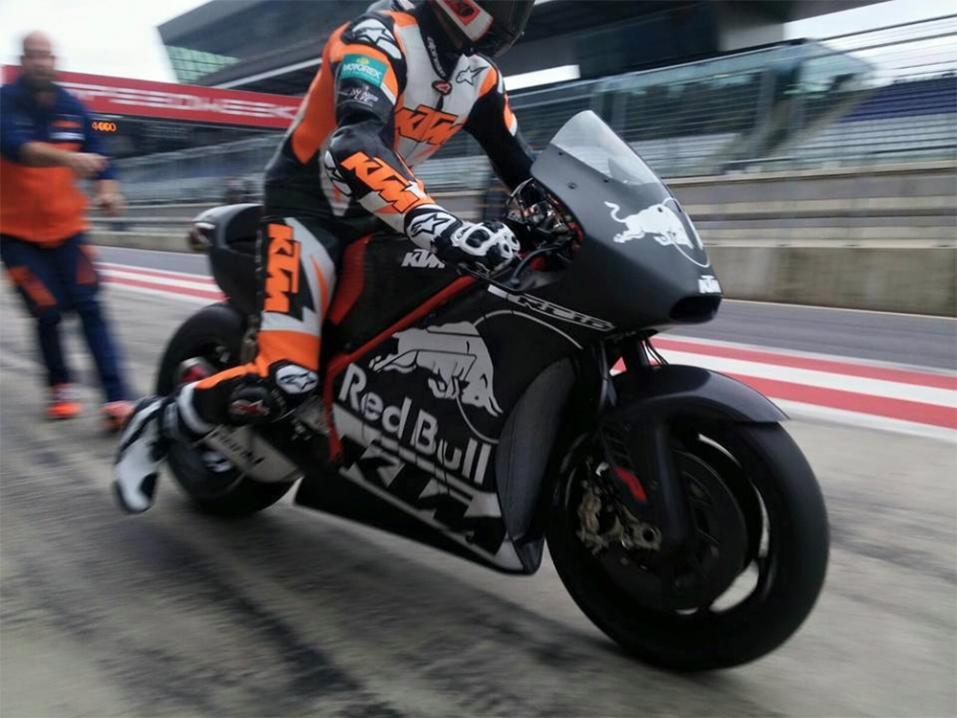 KTM RC16.