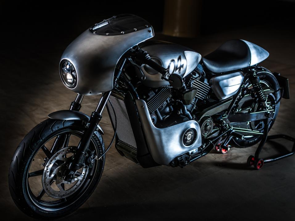 Vuoden 2015 Custom King -tittelin voitti Harley-Davidson Praha.