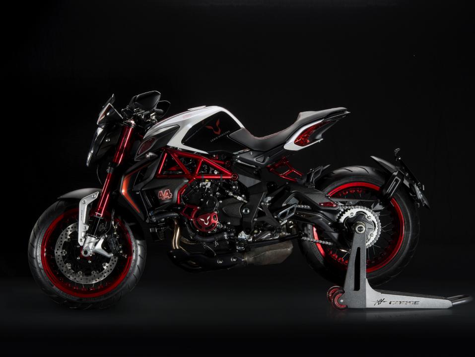 MV Agusta Dragster RR LH44 - Lewis Hamilton erikoismalli.