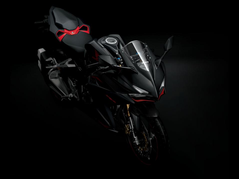 Uusi mv 2017 Honda CBR 250 RR.