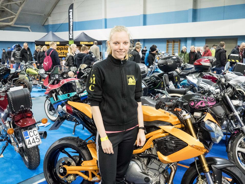 Tiia Moilanen on aktiivinen Kuopion Moottoripyöräclubin jäsen.