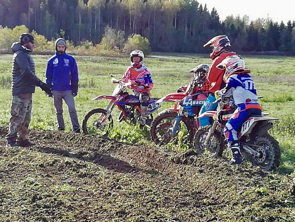 Suomea edustava motocrossin juniorijoukkue.
