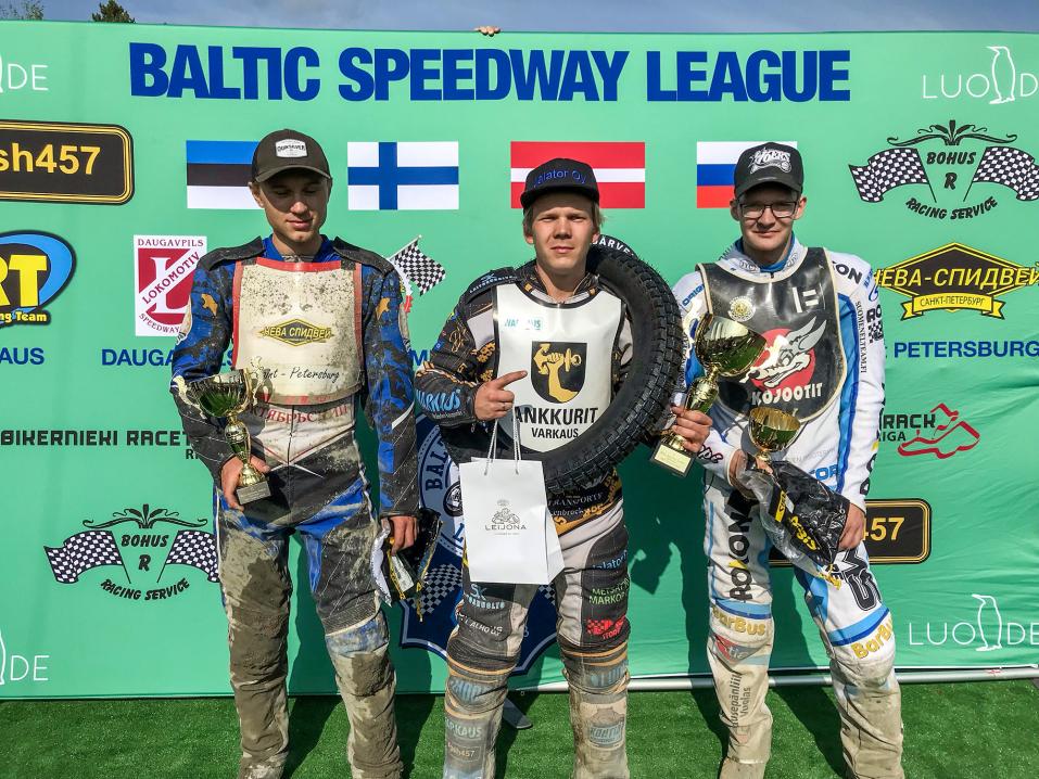 Varkauden kilpailun Top 3: 2. Nikita Zubarev (vas.), 1. Jesse Mustonen ja 3. Antti Vuolas. Kuva: Tomi Nevanperä, Must One's Racing Team.