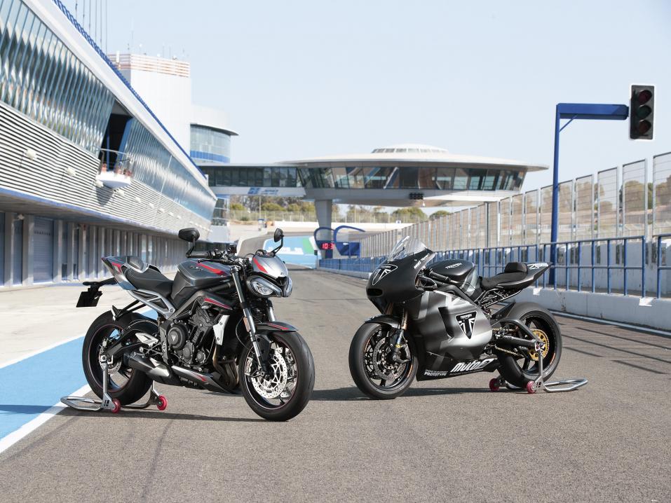 Uusi vuosimallin 2020 Triumph Street Triple RS ja Moto2-prototyyppi.