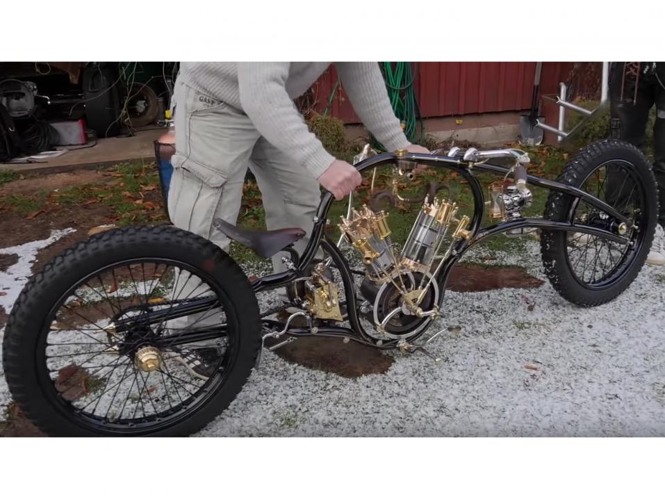 Peter Forsbergin hieno paineilmamoottorinen steampunk-pyörä.