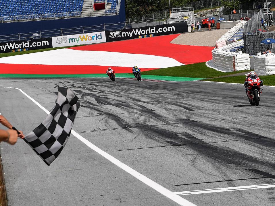 Dovizioso toi Ducatille 50:n kuninkuusluokan voiton Itävallassa.