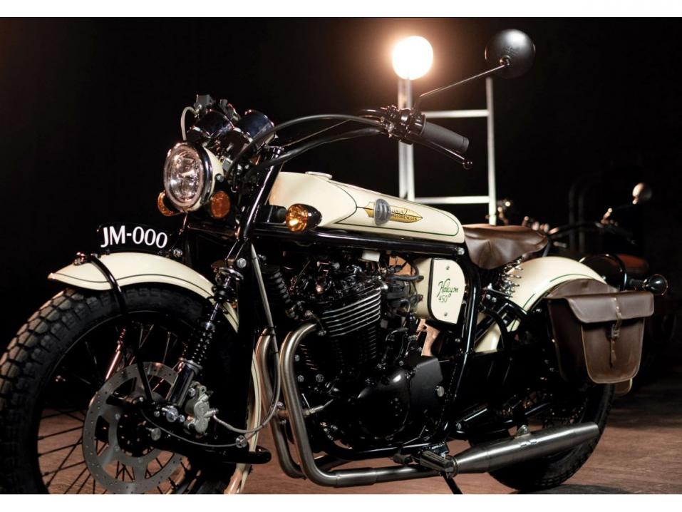 Janus Motorcyclesin Halcyon 450 -malli.