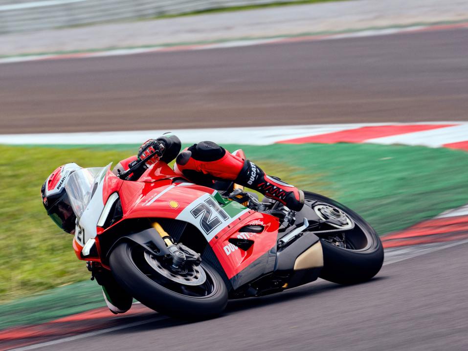 Ducati Panigale V2 Bayliss 1st Championship 20th Anniversary -erikoismalli.