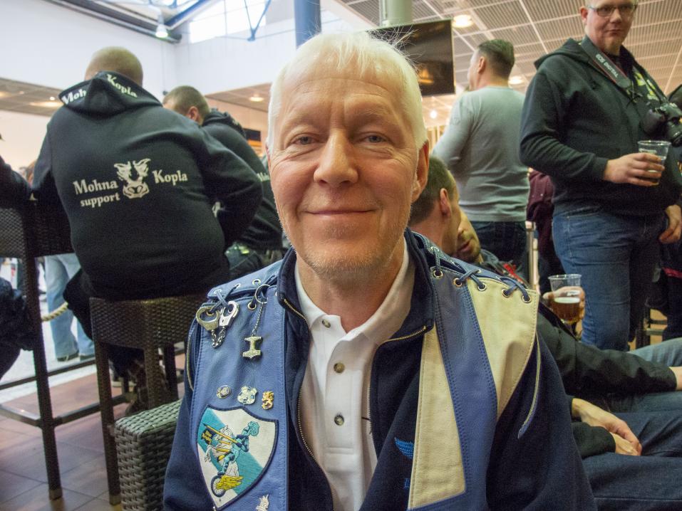 Suomen Blue Knightsin sihteeri Seppo Rissanen.  

