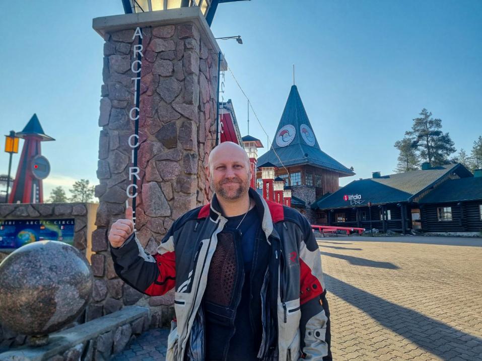 Marko Willig on aina perinteisesti aloittanut prätkäreissunsa Joulupukin maasta Rovaniemeltä. Niin nytkin, mutta itse matka alkoi vasta kolme päivää myöhemmin...