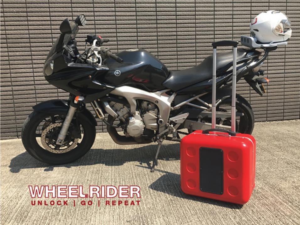 Wheelrider on takalaukku, joka käy myös lentolaukuksi pyörineen ja käsikahvoineen.