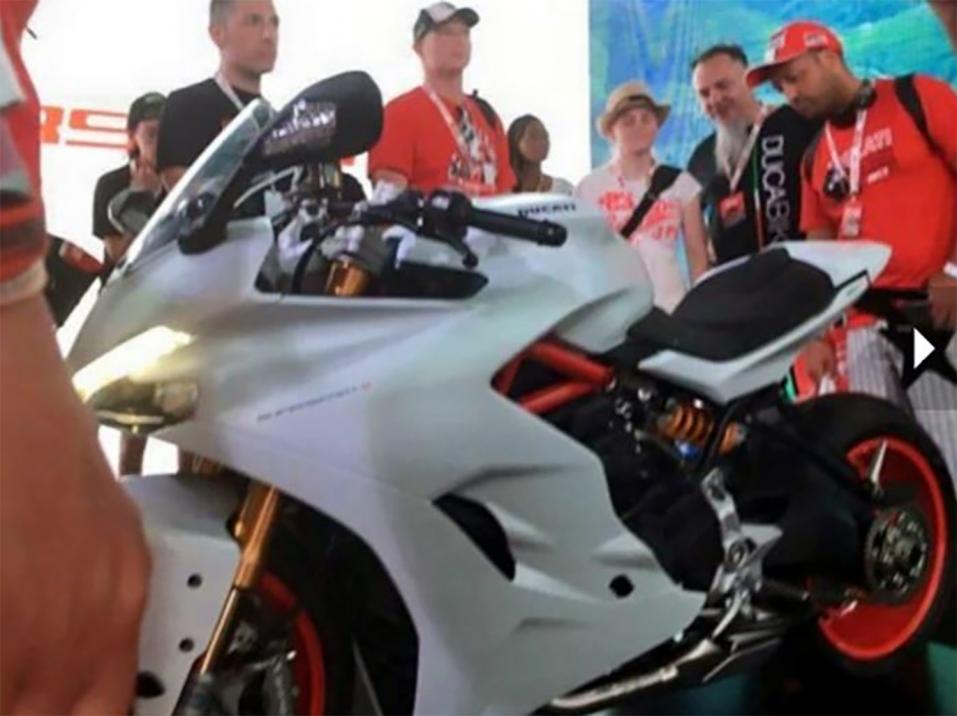 Salakuva Ducati Project 1312:sta, tulevasta 939 Supersportista.