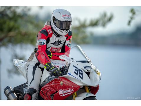 Markka Racingin Erno Kostamolla oli huonoa tuuria Imatralla, silti toinen sija lauantaina tekniikkamurheista huolimatta. Kuva: Pekka Varis.