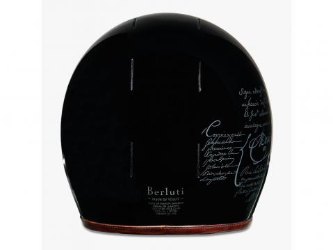 Veldt Helmetsin Berlutille valmistama nahkasomisteinen modulaarinen limited edition -malli.