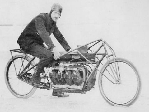 Glenn Curtiss V8 vuodelta 1907.