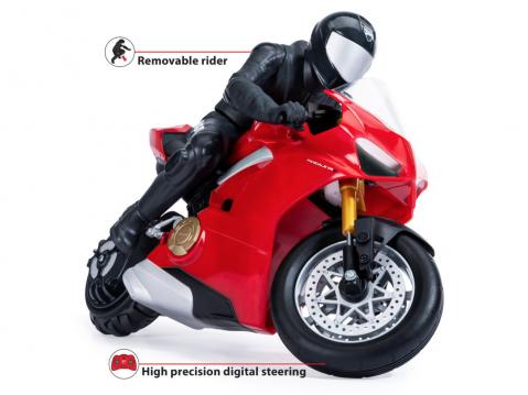 Spinmaster Upriser Ducati Panigale V4 S RC:ta voi kallistaa ajossa.