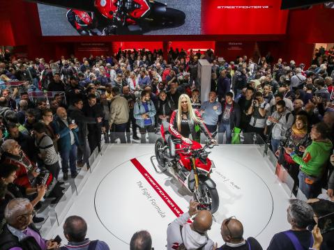 Ducati V4 Streetfighter 2020 palkittiin EICMA-messujen kauneimpana pyöränä 2019, mutta tänä vuonna italialaisvalmistaja ei ole mukana tapahtumassa.