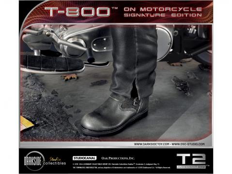 Terminator T-800:n bootsit.