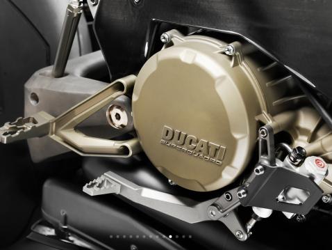 Vyrus Alyen Ducatin moottorilla.