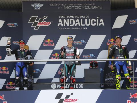 MotoGP podium L-R: Vinales, Quartararo ja Rossi.