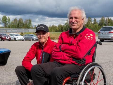 Artiola Sidecar Racing Matti Leikari ja sivuvaunu-luokan grand old man, Markku Artiola.