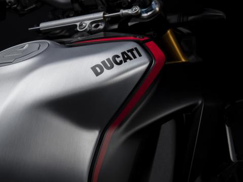 Vuosimallin 2022 Ducati Streetfighter V4 SP.